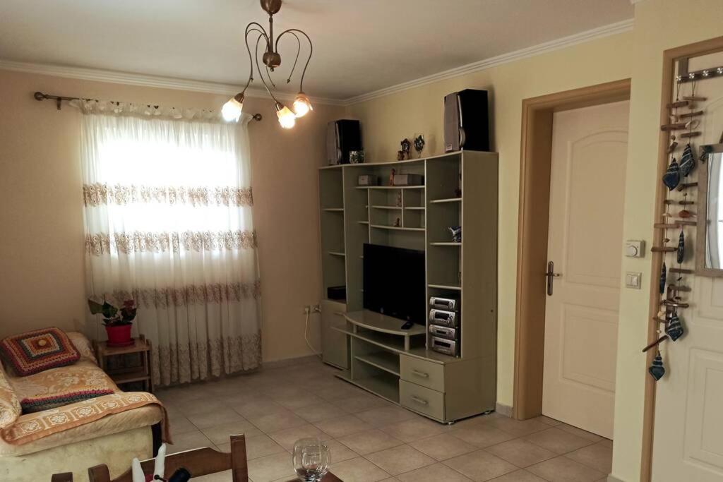 נאפפליו Jilda S Apartment With Private Garden! מראה חיצוני תמונה